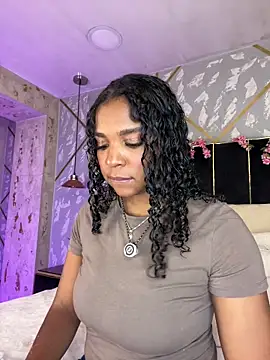 Snapshot of LisaMendez chatting on May 2026 03:57:02 AM LisaMendez online show from May 2026 03:57:02 AM