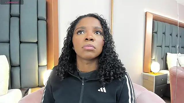 LisaMendez online show from February 2026 04:07:01 AM