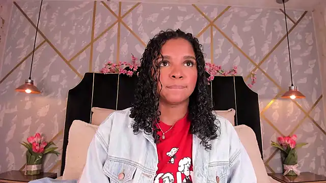 Snapshot of LisaMendez chatting on May 2026 03:48:02 AM LisaMendez online show from May 2026 03:48:02 AM