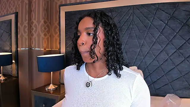 LisaMendez online show from July 2026 04:23:01 AM