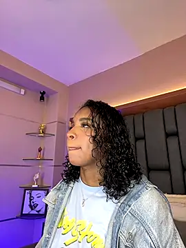 Snapshot of LisaMendez chatting on October 2025 12:34:01 AM LisaMendez online show from October 2025 12:34:01 AM