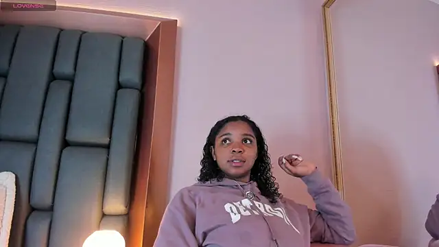 LisaMendez online show from March 2026 03:27:01 AM