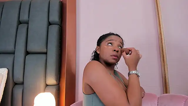 LisaMendez online show from April 2026 04:30:01 AM