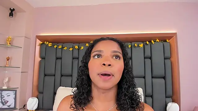 LisaMendez online show from November 2025 03:51:02 AM