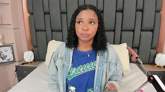 LisaMendez online show from October 2025 03:49:02 AM