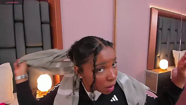 LisaMendez online show from February 2026 04:01:02 AM