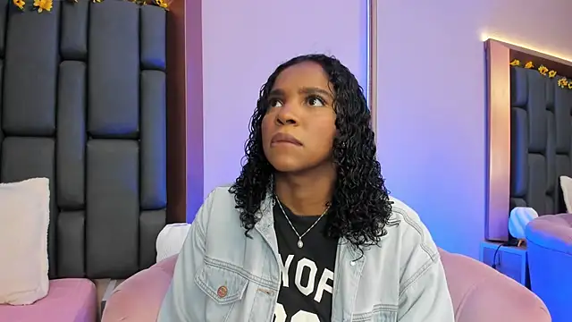 LisaMendez online show from December 2025 04:03:01 AM