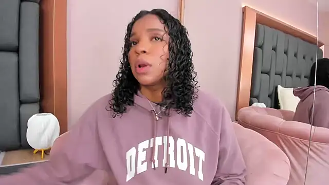 LisaMendez online show from November 2025 03:54:02 AM