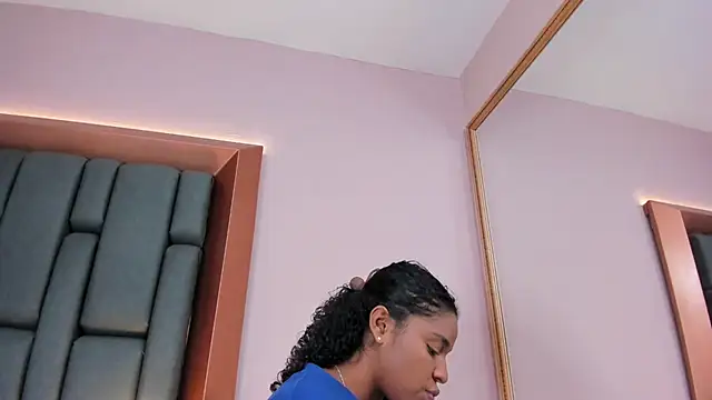 LisaMendez online show from April 2026 04:03:01 AM