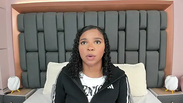 LisaMendez online show from October 2025 03:58:01 AM