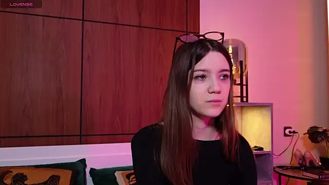 Alison kisss online show from March 2026 05:02:02 PM