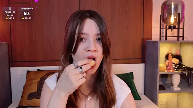 Alison kisss online show from May 2026 07:00:01 PM