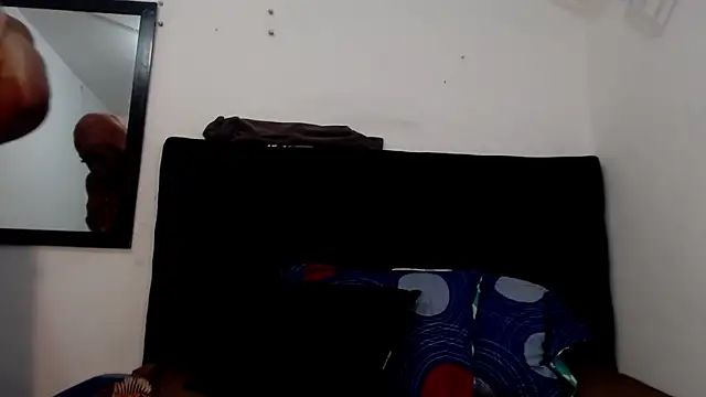 Snapshot of bloom_bbc chatting on January 2026 08:25:02 PM bloom bbc online show from January 2026 08:25:02 PM