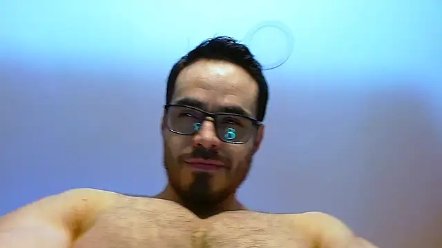 Axel Lover online show from November 2025 12:33:01 AM