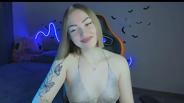 Snapshot of LaraKrein_lk chatting on October 2025 02:49:02 PM LaraKrein lk online show from October 2025 02:49:02 PM