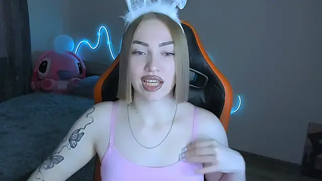 LaraKrein lk online show from March 2026 01:36:01 PM