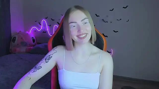 Snapshot of LaraKrein_lk chatting on October 2025 06:51:01 PM LaraKrein lk online show from October 2025 06:51:01 PM