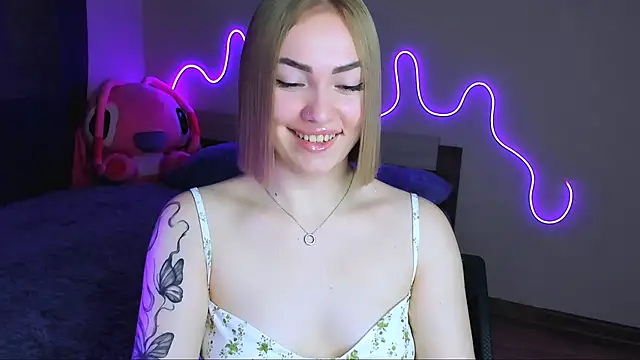 Snapshot of LaraKrein_lk chatting on October 2025 10:49:01 AM LaraKrein lk online show from October 2025 10:49:01 AM