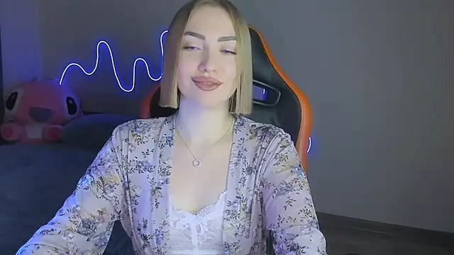 Snapshot of LaraKrein_lk chatting on November 2025 03:12:02 PM LaraKrein lk online show from November 2025 03:12:02 PM