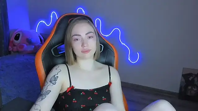 LaraKrein lk online show from April 2026 12:58:01 AM