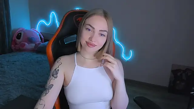 LaraKrein lk online show from April 2026 05:52:02 PM