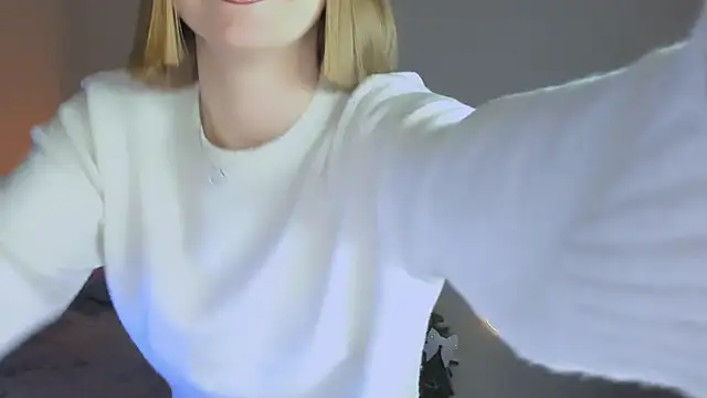 Snapshot of LaraKrein_lk chatting on December 2025 01:37:02 PM LaraKrein lk online show from December 2025 01:37:02 PM