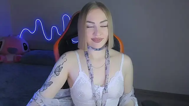 Snapshot of LaraKrein_lk chatting on November 2025 04:29:01 PM LaraKrein lk online show from November 2025 04:29:01 PM