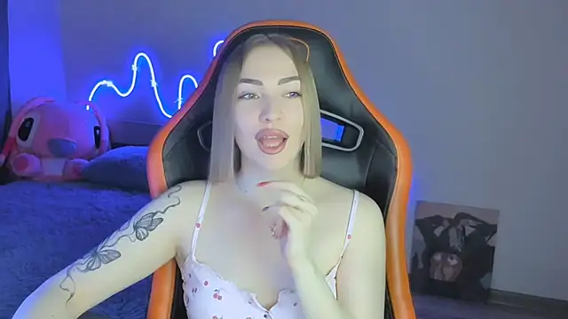 LaraKrein lk online show from January 2026 01:48:01 PM