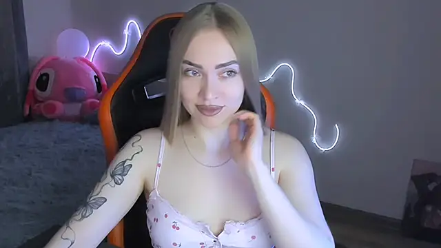 LaraKrein lk online show from February 2026 10:59:02 AM