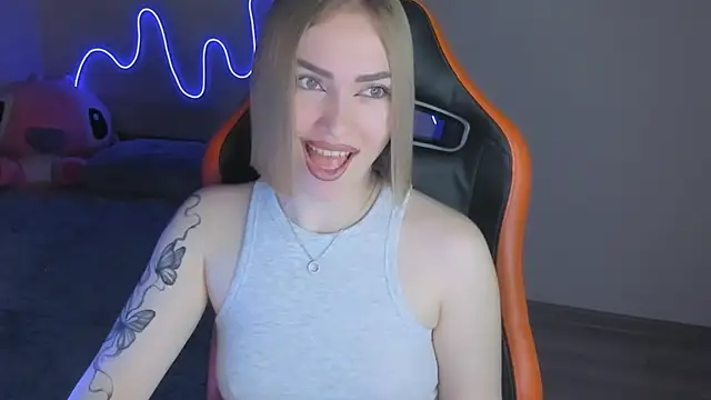 Snapshot of LaraKrein_lk chatting on November 2025 02:28:02 PM LaraKrein lk online show from November 2025 02:28:02 PM