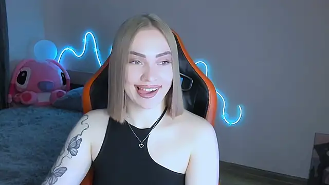 LaraKrein lk online show from February 2026 01:23:01 PM