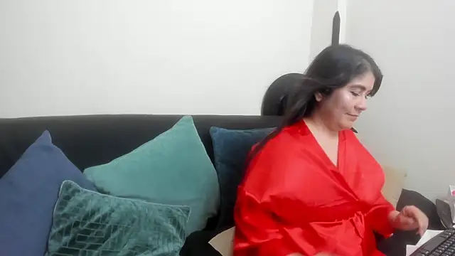 kiraGeiner online show from November 2025 07:19:01 PM