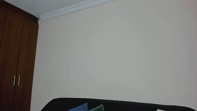 kiraGeiner online show from May 2026 01:01:02 AM