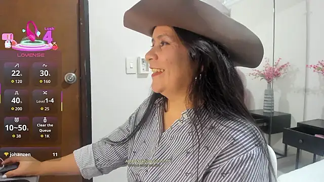 Snapshot of kiraGeiner chatting on February 2026 06:06:01 PM kiraGeiner online show from February 2026 06:06:01 PM