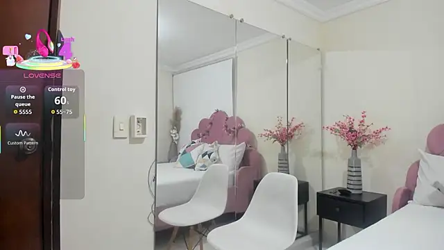 Snapshot of kiraGeiner chatting on February 2026 06:49:02 PM kiraGeiner online show from February 2026 06:49:02 PM