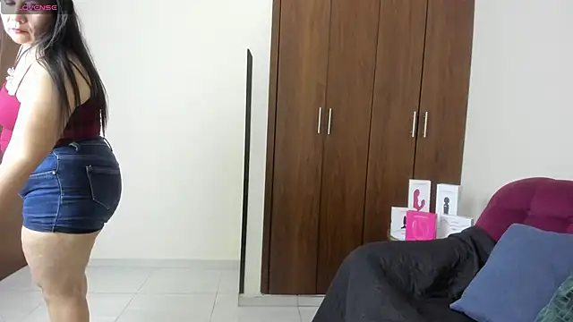 kiraGeiner online show from November 2025 02:23:02 AM