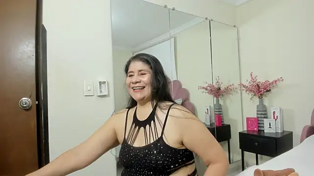 kiraGeiner online show from April 2026 01:19:01 AM