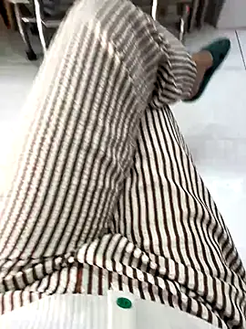 sharon-Hanna online show from December 2025 01:17:01 AM