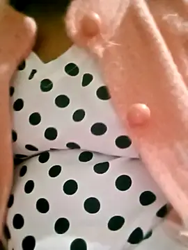 Snapshot of RasiliJodi chatting on December 2025 04:24:02 PM RasiliJodi online show from December 2025 04:24:02 PM