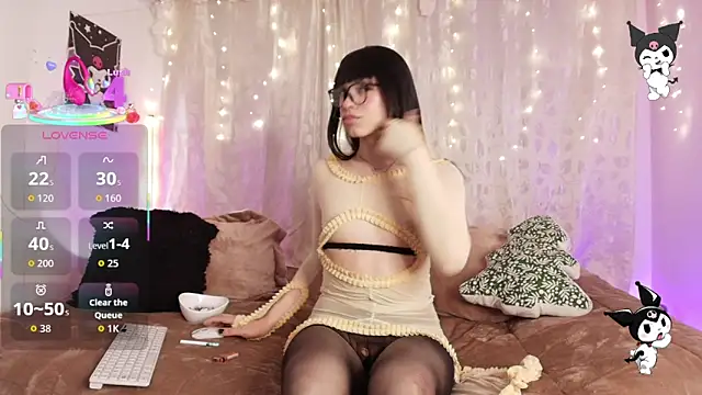 GothBella online show from December 2025 02:43:01 AM