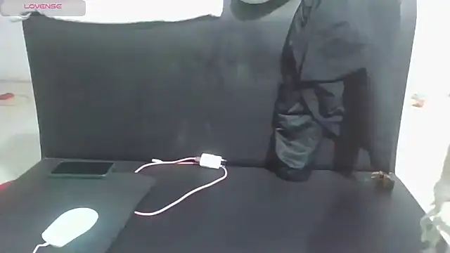 Owe chan online show from November 2025 01:05:02 PM