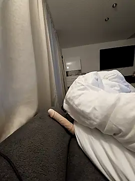 SexyJulia21 online show from April 2026 06:39:02 AM