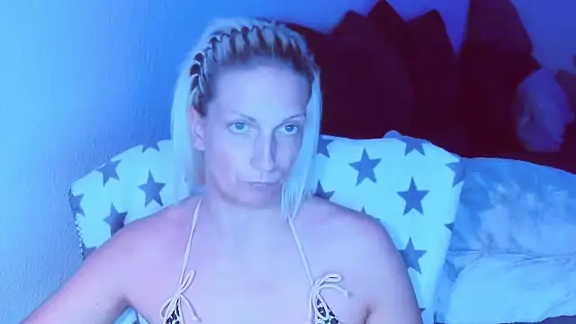 SexyJulia21 online show from June 2026 12:05:02 PM