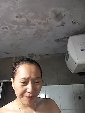 Bianly online show from October 2025 01:21:02 PM