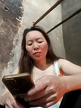 Bianly online show from December 2025 12:44:01 AM