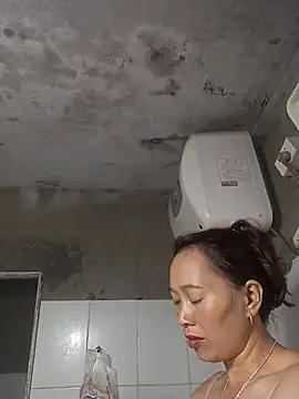 Snapshot of Bianly chatting on November 2025 11:24:02 AM Bianly online show from November 2025 11:24:02 AM