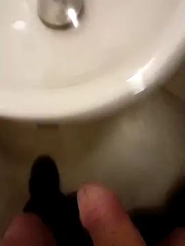 69dagosto online show from October 2025 04:00:01 AM