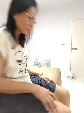 Mama Eva 1 online show from February 2026 12:11:01 AM