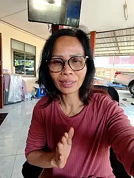 Snapshot of Mama_Eva_1 chatting on December 2025 12:33:01 AM Mama Eva 1 online show from December 2025 12:33:01 AM