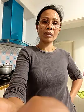 Mama Eva 1 online show from April 2026 02:36:02 PM